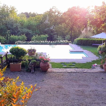 ויקיו Tuscan Hills - Stonehouse, Garden & Pool מראה חיצוני תמונה