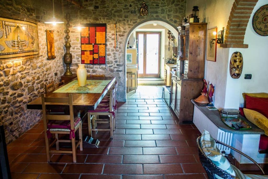 ויקיו Tuscan Hills - Stonehouse, Garden & Pool מראה חיצוני תמונה