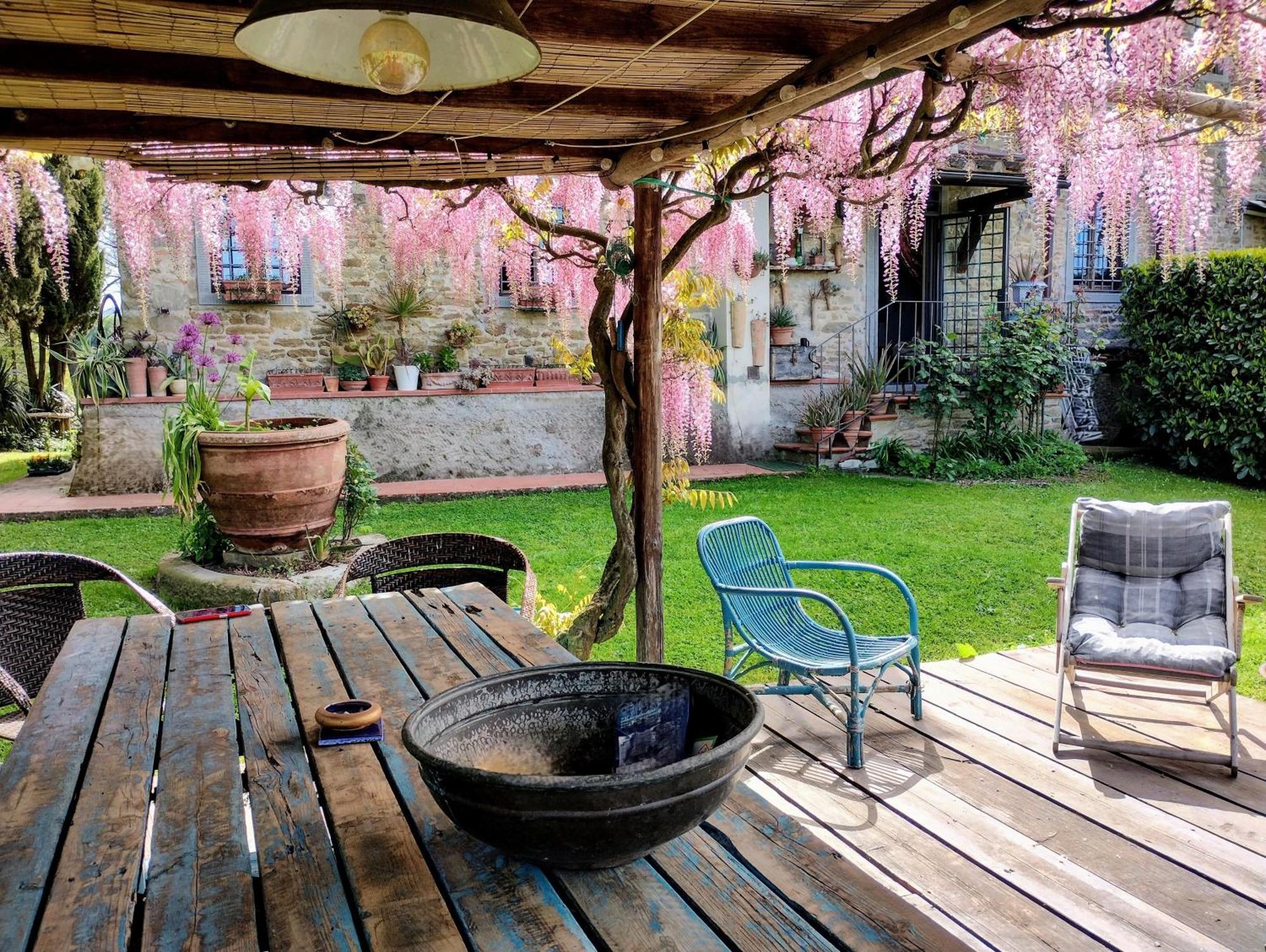 ויקיו Tuscan Hills - Stonehouse, Garden & Pool מראה חיצוני תמונה